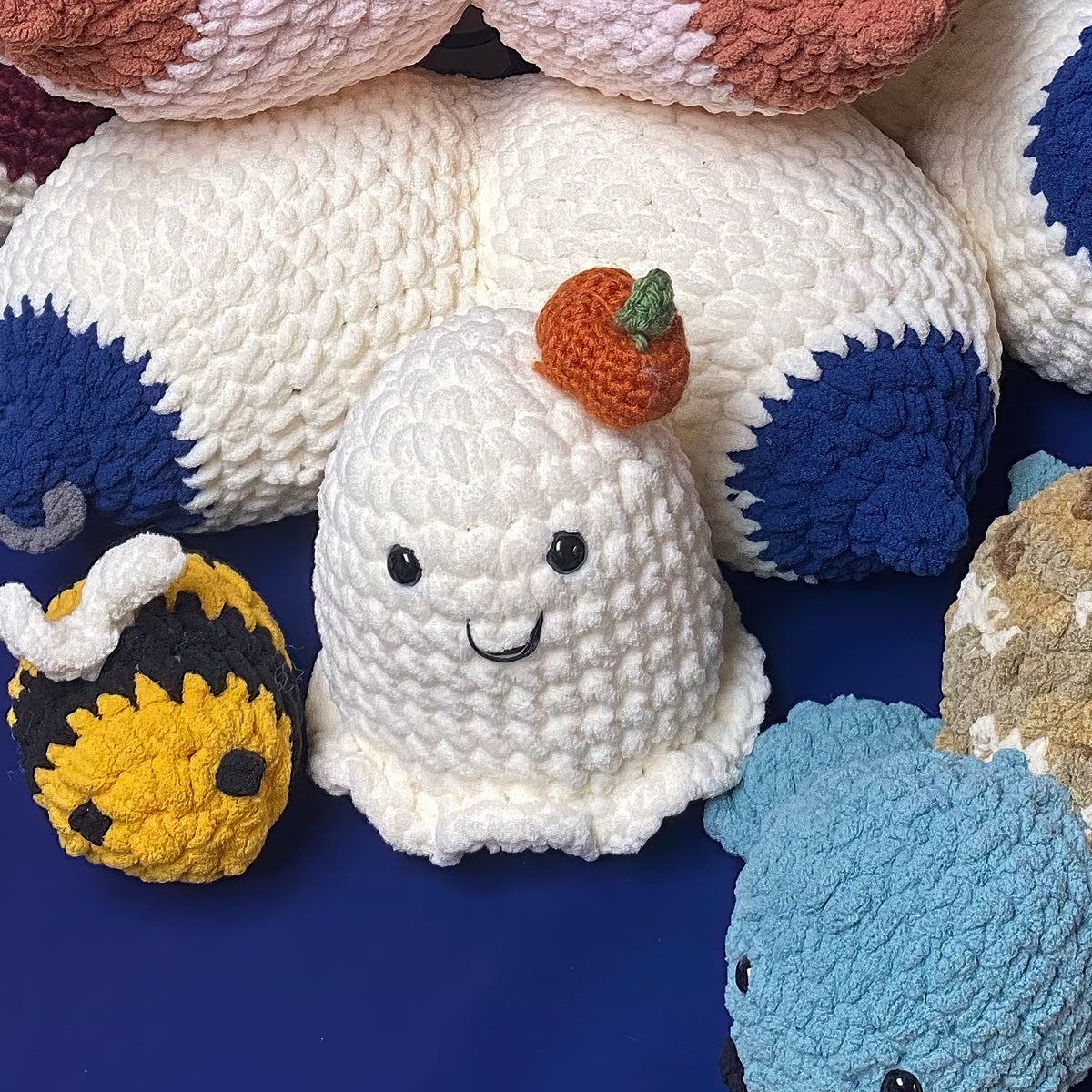 Crocheted Friendly Ghost - Thephotographybar